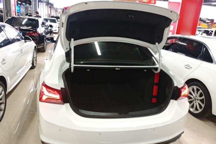 Used Chevrolet Malibu XL 2022 535T Automatic Sport Edition Trunk