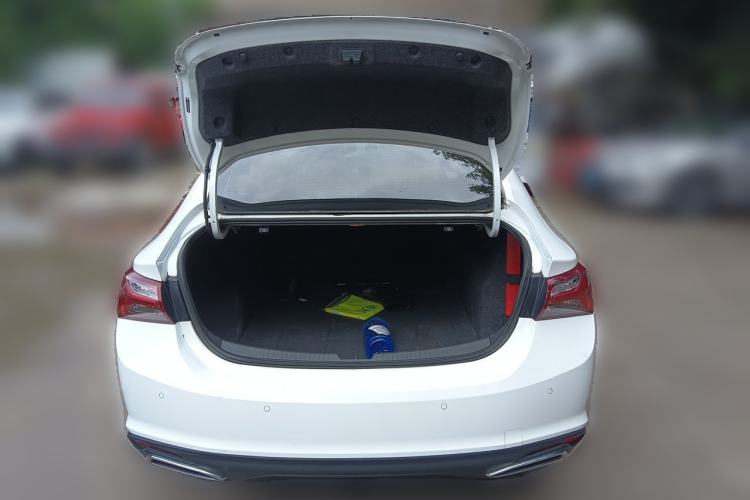 Used Chevrolet Malibu XL 2022 535T Automatic Sport Edition Trunk