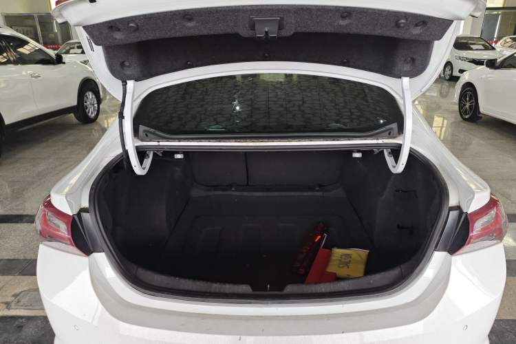 Used Chevrolet Malibu XL 2022 535T Automatic Sport Edition Trunk