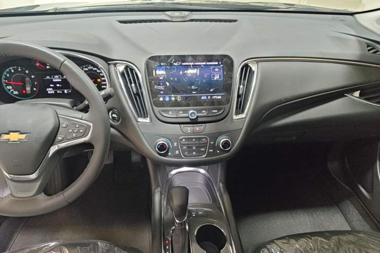 Used Chevrolet Malibu XL 2023 1.5T Sharp Edition Audio And AC Panel