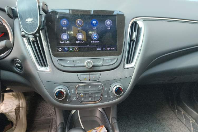 Used Chevrolet Malibu XL 2023 1.5T Sharp Edition Audio And AC Panel