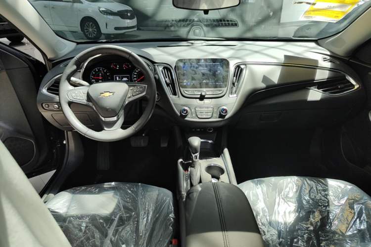 Used Chevrolet Malibu XL 2023 1.5T Sharp Edition Center Console