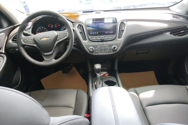 Used Chevrolet Malibu XL 2023 1.5T Sharp Edition Center Console