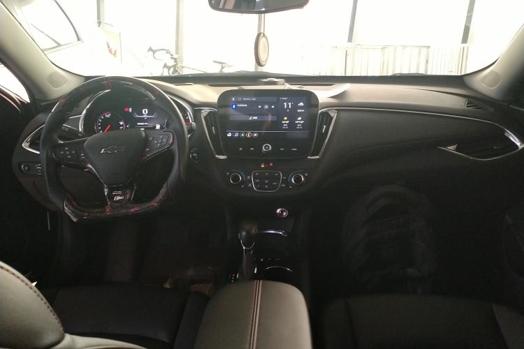 Used Chevrolet Malibu XL 2023 Redline 2.0T Smart Edition Center Console