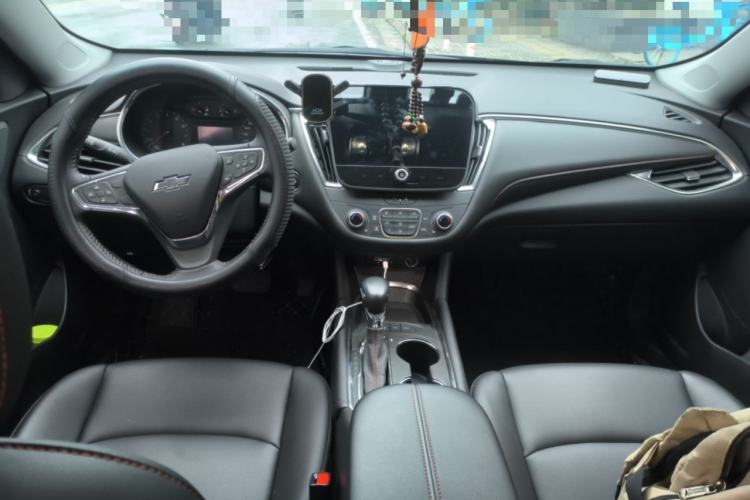 Used Chevrolet Malibu XL 2023 Redline 2.0T Sporty Edition Center Console