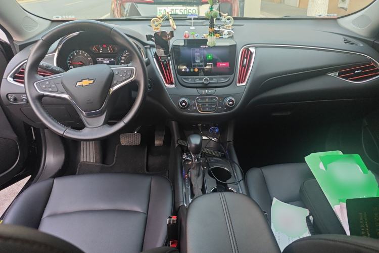 Used Chevrolet Malibu XL 2023 1.5T Sharp Edition Center Console