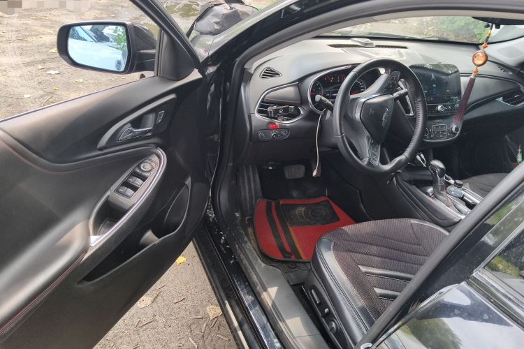 Used Chevrolet Malibu XL 2023 Redline 2.0T Sporty Edition Driver Seat