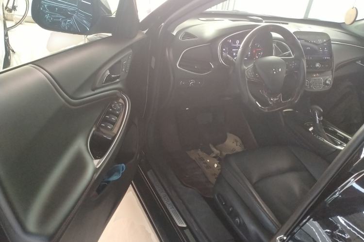 Used Chevrolet Malibu XL 2023 Redline 2.0T Smart Edition Driver Seat
