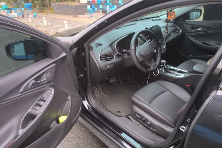Used Chevrolet Malibu XL 2023 Redline 2.0T Sporty Edition Driver Seat