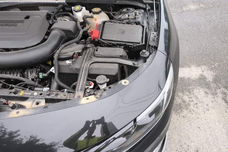 Used Chevrolet Malibu XL 2023 Redline 2.0T Sporty Edition Engine Bay Left