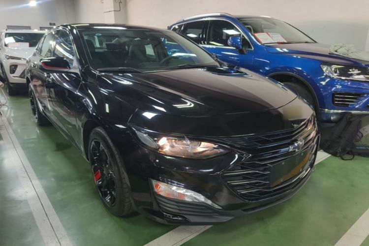Used Chevrolet Malibu XL 2023 Redline 2.0T Sporty Edition Front Right 45 Deg