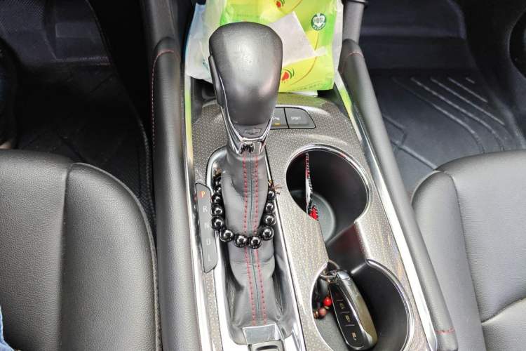 Used Chevrolet Malibu XL 2023 Redline 2.0T Sporty Edition Gear Lever