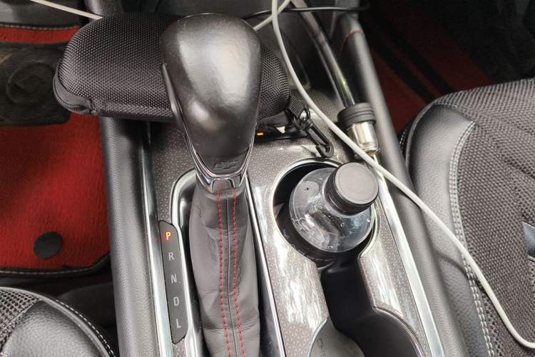 Used Chevrolet Malibu XL 2023 Redline 2.0T Sporty Edition Gear Lever
