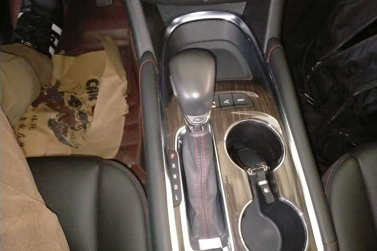 Used Chevrolet Malibu XL 2023 Redline 2.0T Smart Edition Gear Lever