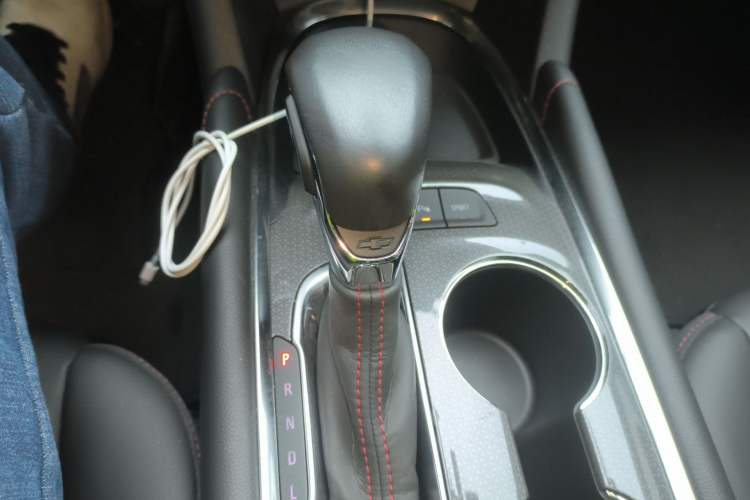 Used Chevrolet Malibu XL 2023 Redline 2.0T Sporty Edition Gear Lever
