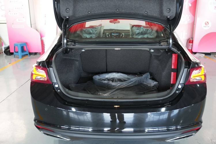 Used Chevrolet Malibu XL 2023 1.5T Sharp Edition Interior 6