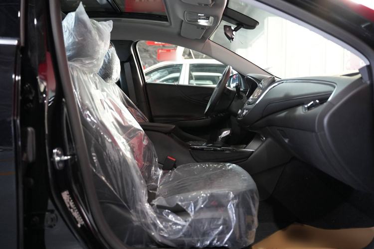 Used Chevrolet Malibu XL 2023 1.5T Sharp Edition Interior 8