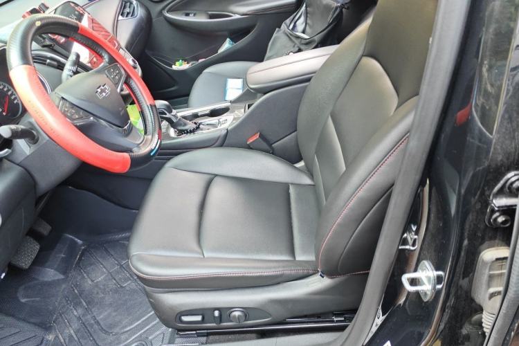 Used Chevrolet Malibu XL 2023 Redline 2.0T Sporty Edition Left Front Seat