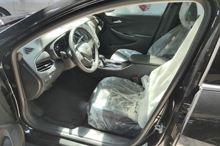 Used Chevrolet Malibu XL 2023 1.5T Sharp Edition Left Front Seat