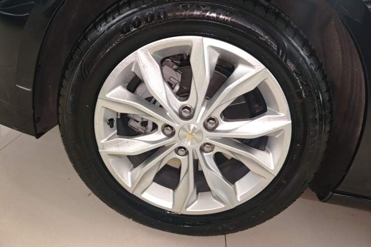 Used Chevrolet Malibu XL 2023 1.5T Sharp Edition Left Front Wheel Hub