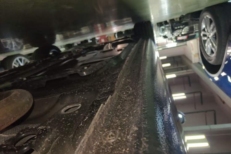Used Chevrolet Malibu XL 2023 Redline 2.0T Sporty Edition Left Side Sill
