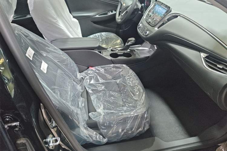 Used Chevrolet Malibu XL 2023 1.5T Sharp Edition Right Front Seat