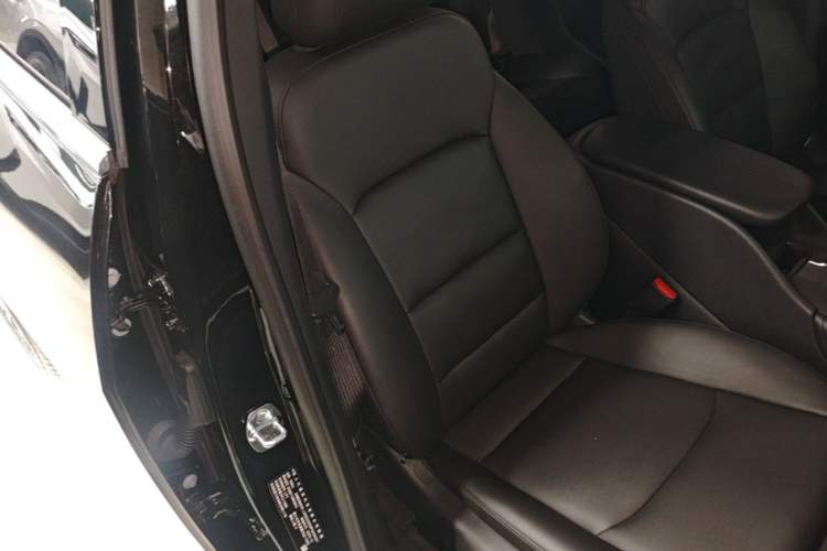 Used Chevrolet Malibu XL 2023 1.5T Sharp Edition Right Front Seat