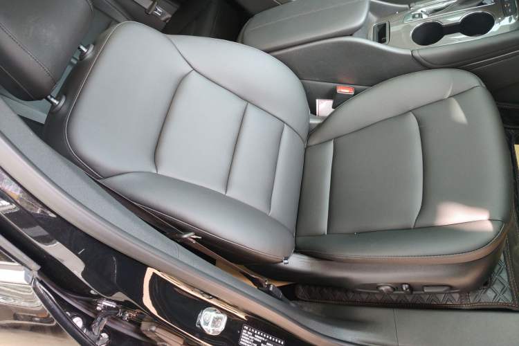 Used Chevrolet Malibu XL 2023 1.5T Sharp Edition Right Front Seat