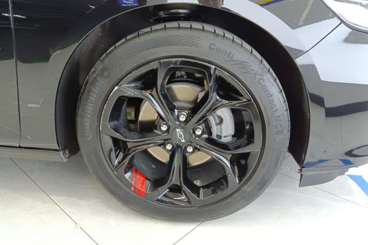 Used Chevrolet Malibu XL 2023 Redline 2.0T Sporty Edition Right Front Wheel Hub