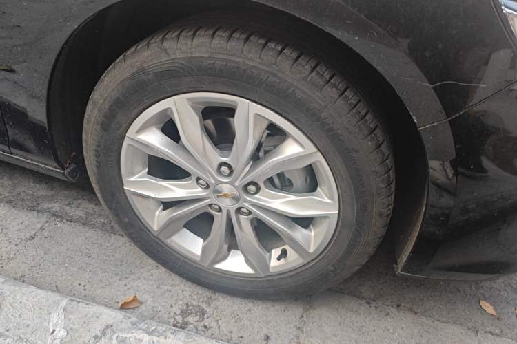 Used Chevrolet Malibu XL 2023 1.5T Sharp Edition Right Front Wheel Hub