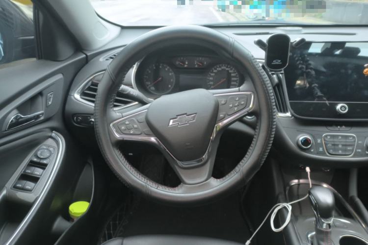 Used Chevrolet Malibu XL 2023 Redline 2.0T Sporty Edition Steering Wheel