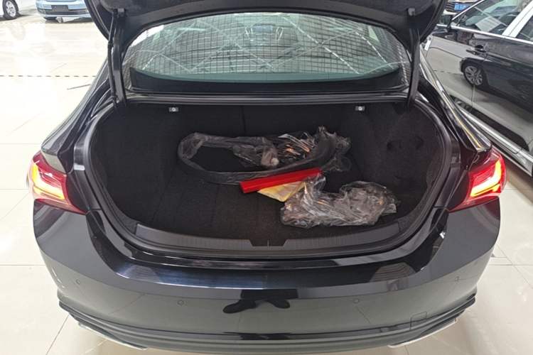 Used Chevrolet Malibu XL 2023 1.5T Sharp Edition Trunk