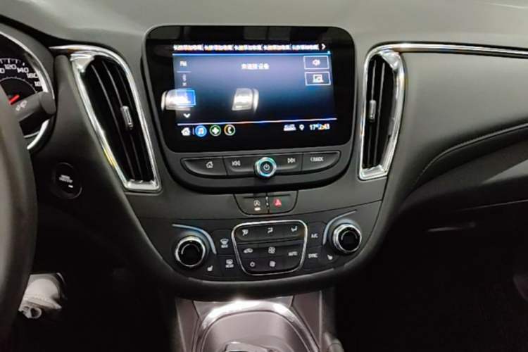 Used Chevrolet Malibu XL 2023 1.5T Sharp Edition Audio And AC Panel