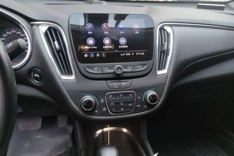 Used Chevrolet Malibu XL 2023 1.5T Sharp Edition Audio And AC Panel