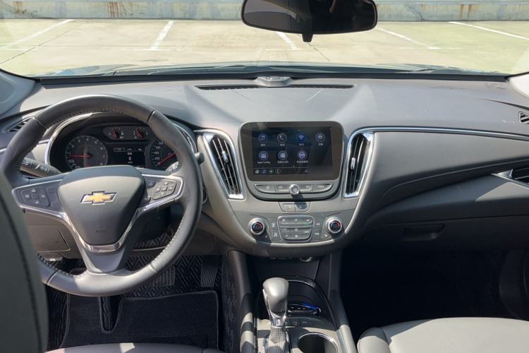 Used Chevrolet Malibu XL 2023 1.5T Sharp Edition Center Console