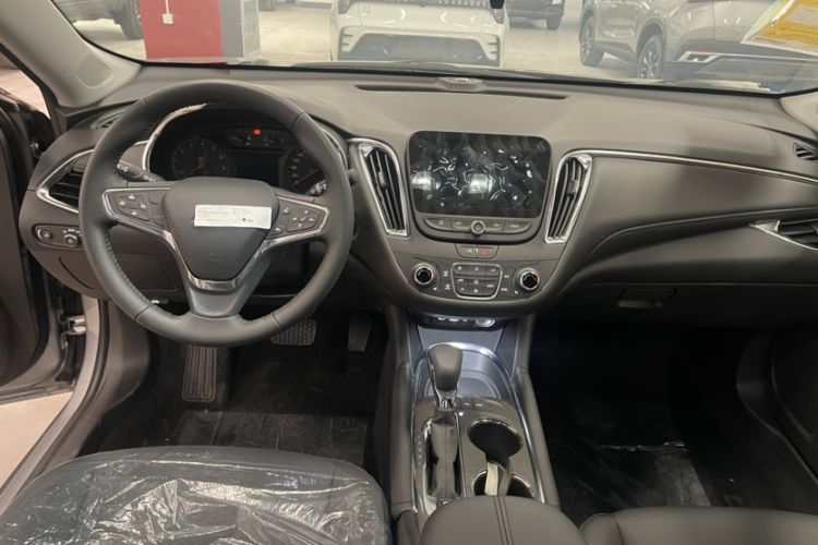 Used Chevrolet Malibu XL 2023 1.5T Sharp Edition Interior 1
