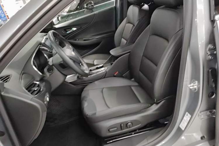 Used Chevrolet Malibu XL 2023 1.5T Sharp Edition Left Front Seat