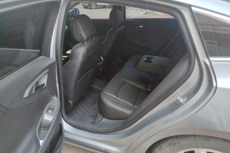 Used Chevrolet Malibu XL 2023 1.5T Sharp Edition Left Rear Seat
