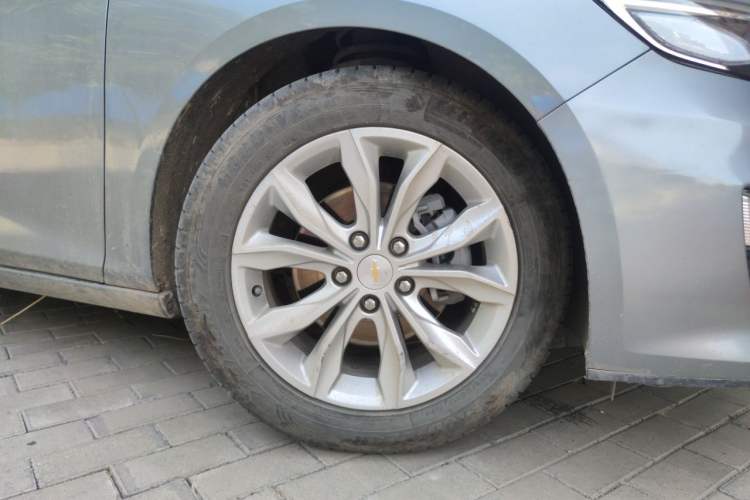 Used Chevrolet Malibu XL 2023 1.5T Sharp Edition Right Front Wheel Hub