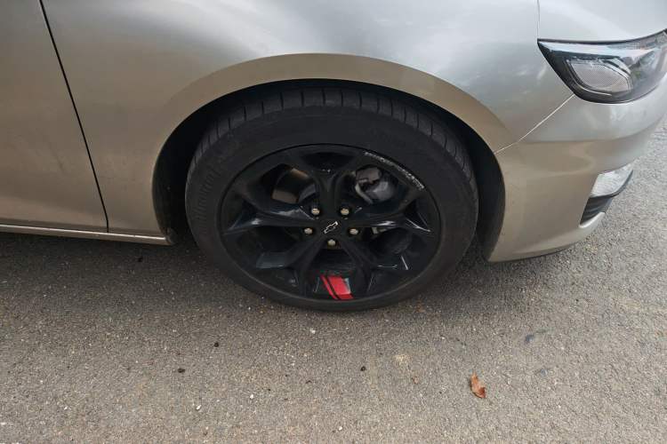Used Chevrolet Malibu XL 2023 Redline 2.0T Sporty Edition Right Front Wheel Hub
