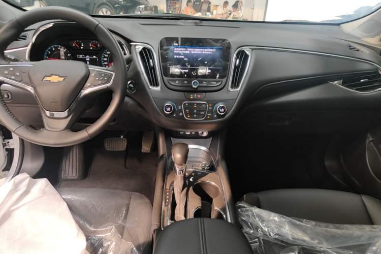 Used Chevrolet Malibu XL 2023 1.5T Sharp Edition Audio And AC Panel