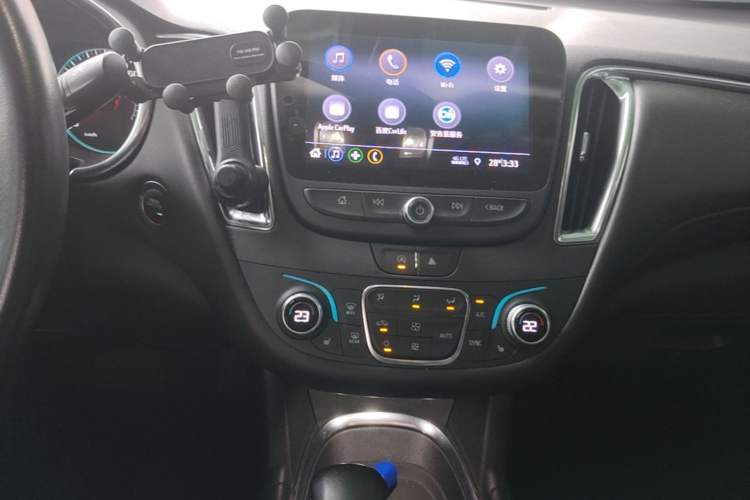 Used Chevrolet Malibu XL 2023 1.5T Sharp Edition Audio And AC Panel