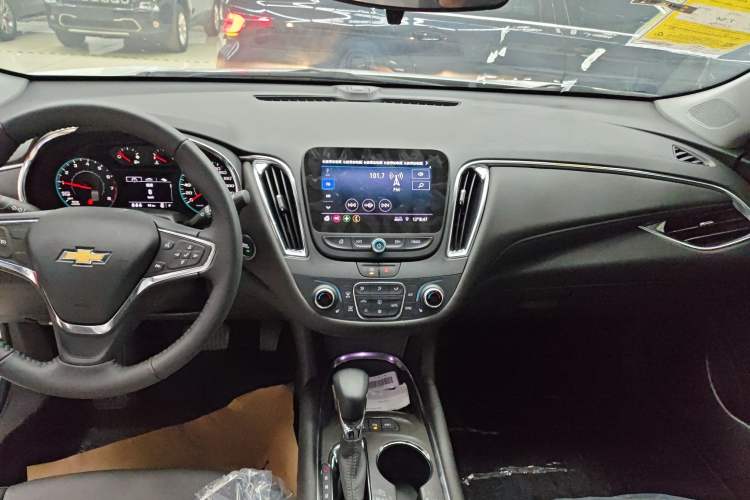 Used Chevrolet Malibu XL 2023 1.5T Sharp Edition Audio And AC Panel