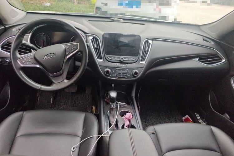 Used Chevrolet Malibu XL 2023 Redline 2.0T Sporty Edition Center Console