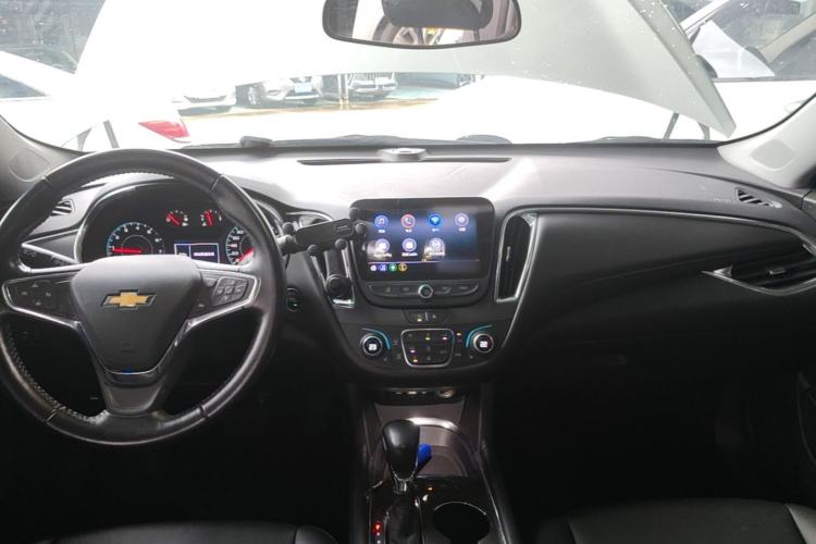 Used Chevrolet Malibu XL 2023 1.5T Sharp Edition Center Console
