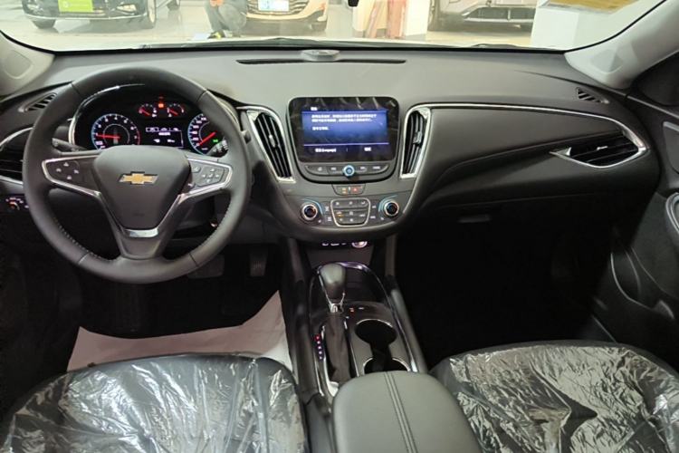 Used Chevrolet Malibu XL 2023 1.5T Sharp Edition Center Console