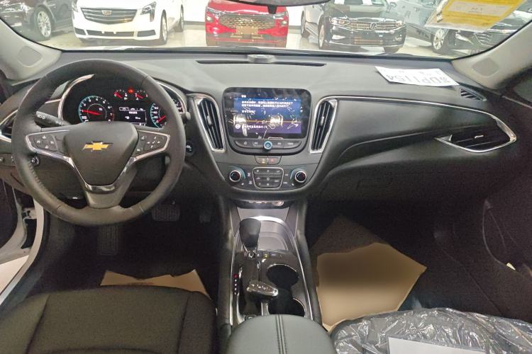 Used Chevrolet Malibu XL 2023 1.5T Sharp Edition Center Console