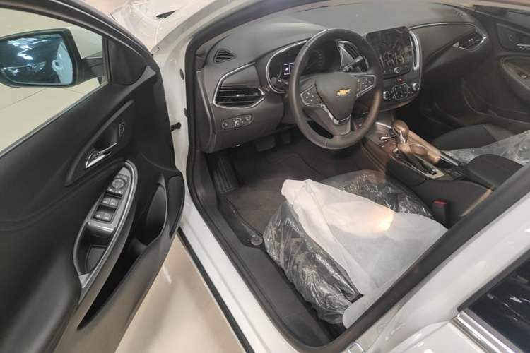 Used Chevrolet Malibu XL 2023 1.5T Sharp Edition Driver Seat