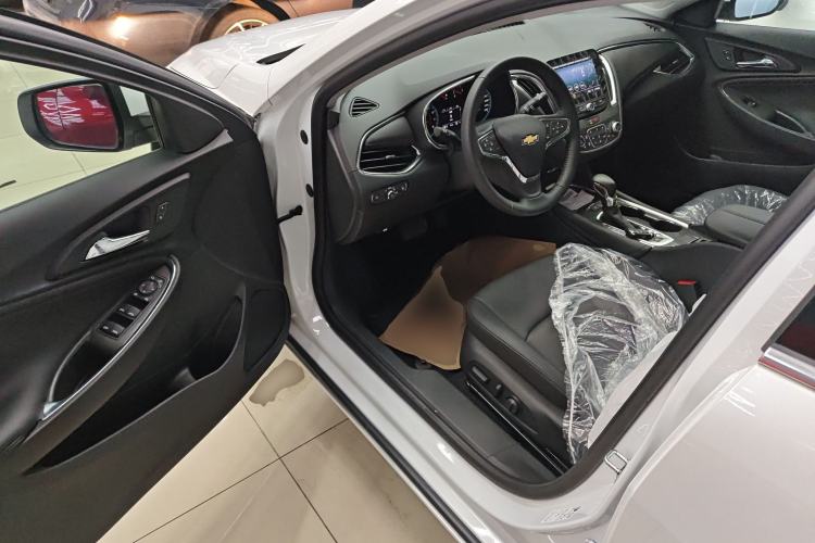 Used Chevrolet Malibu XL 2023 1.5T Sharp Edition Driver Seat