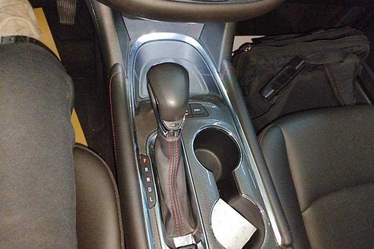 Used Chevrolet Malibu XL 2023 Redline 2.0T Sporty Edition Gear Lever
